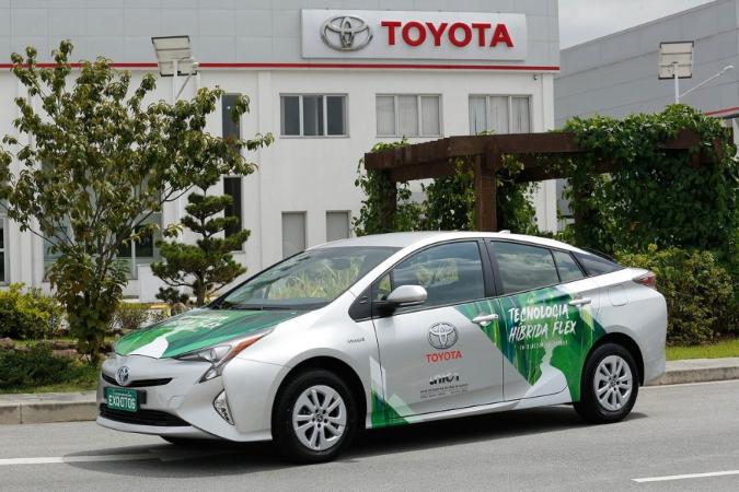  "Toyota" - создала двигатель работающий на биоэтаноле.
