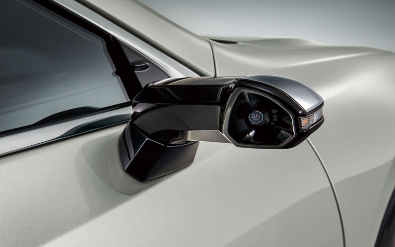 Lexus седана с камерами вместо зеркал